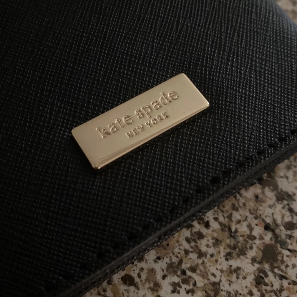 ❌SOLD❌Kate Spade Passport Holder - Picture 4 of 5